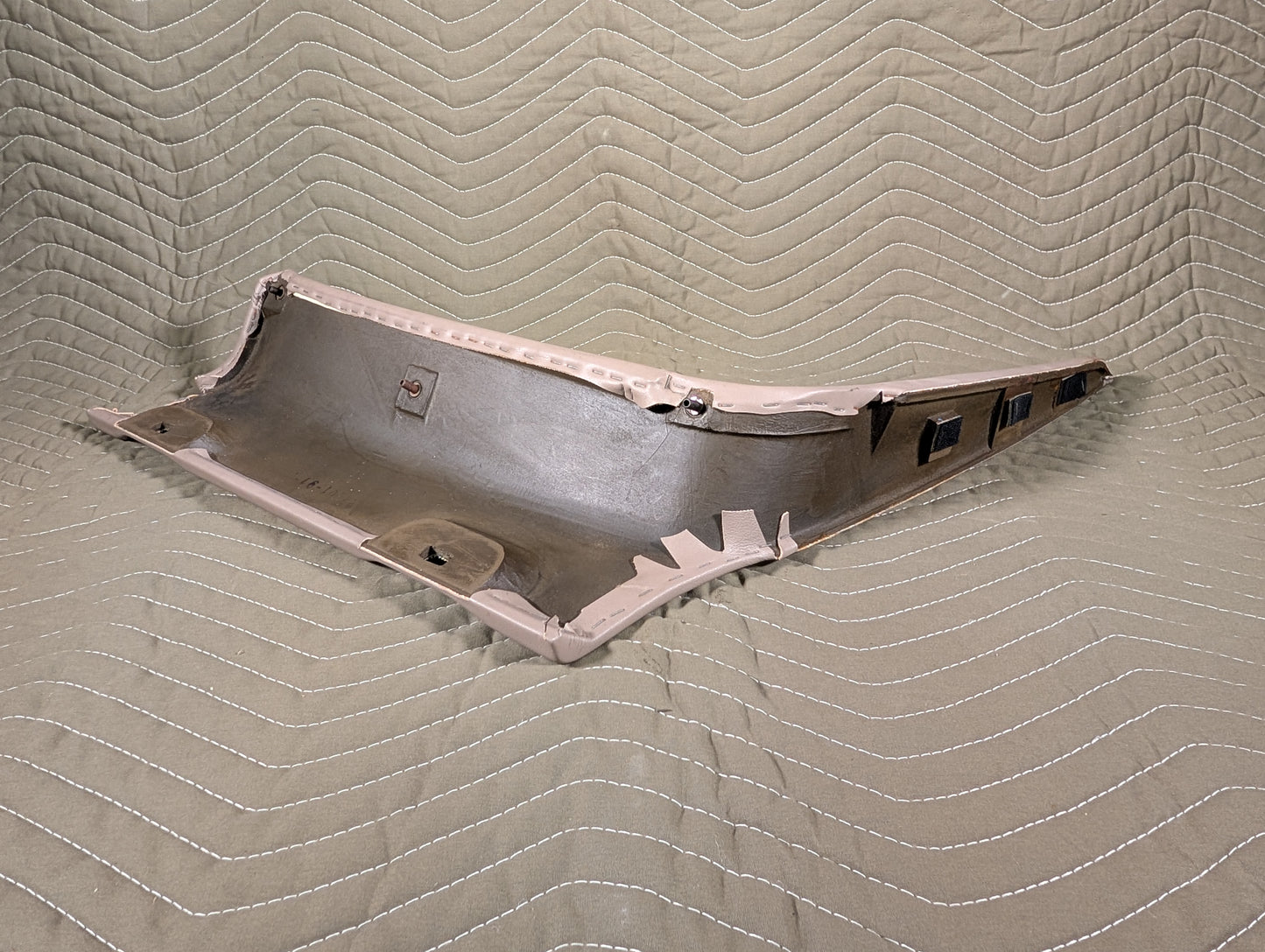 BMW E31 Lower Right Trim Panel (Boomerang), Parchment