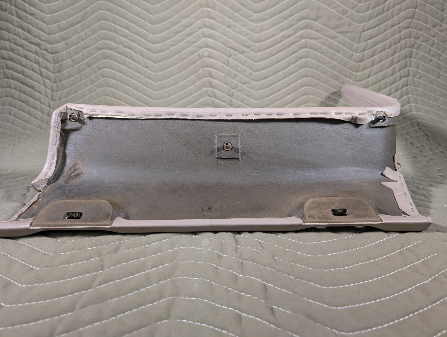 BMW E31 Lower Right Trim Panel (Boomerang), Parchment