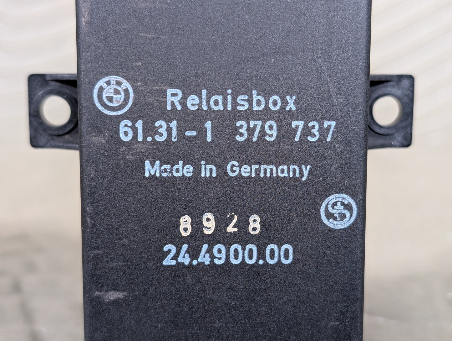 BMW E34, E32, E31 Heater Control Relay