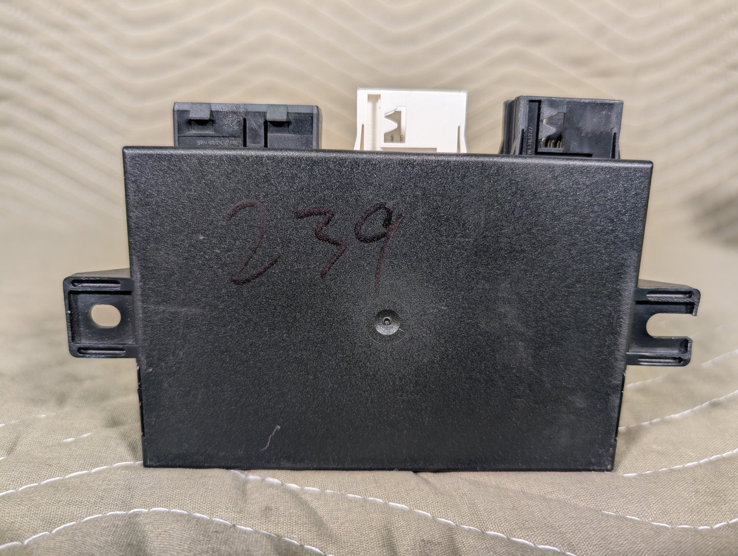 BMW E34, E32, E31 Steering Column Control Unit